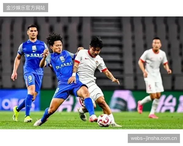 申花新帅五场十六球：从“逆袭”到“破冰”——足球新星的传奇起航