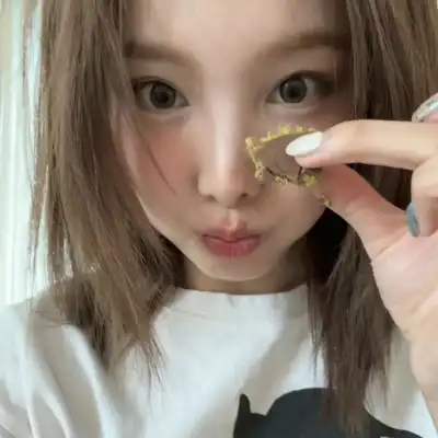 钟由希